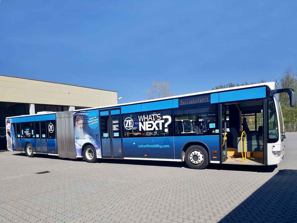 Buswerbung Gelenkbus Ingolstadt der Zukunft-Mobility-GmbH